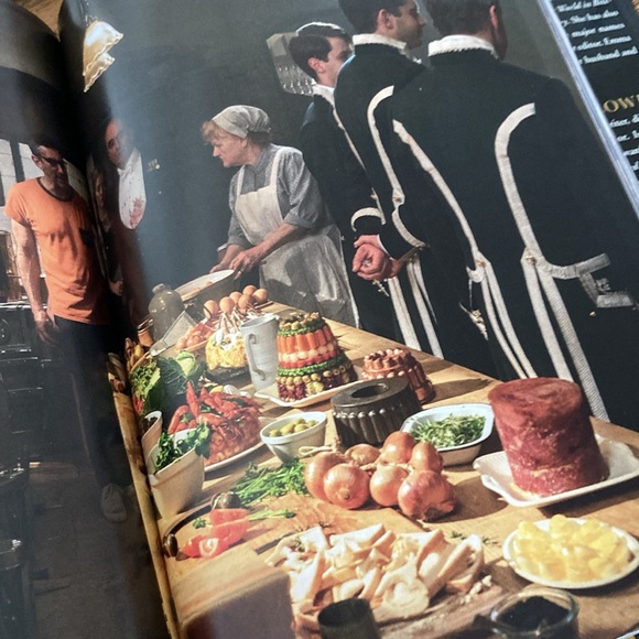 Downton Abbey Film Companion Book - Picture 14 of 16